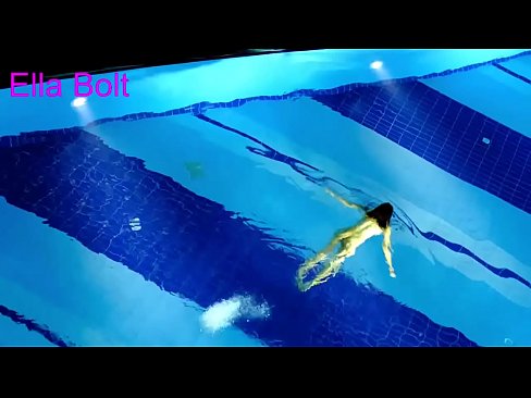 ❤️ Ech kann net ophalen ze kucken, jonk Blond gefaange schwammen plakeg am ELLA BOLT Resort Pool ❤️❌ Russesch Porno bei eis ﹏