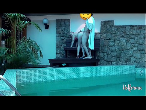 ❤️ Boss invitéiert Déngschtmeedchen an de Pool, mee konnt net engem waarm widderstoen ❤️❌ Russesch Porno bei eis ﹏